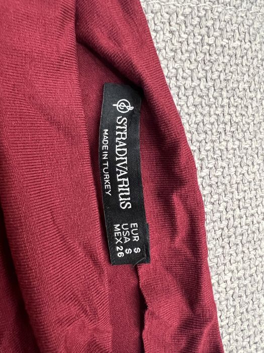 Лонгслив от Stradivarius