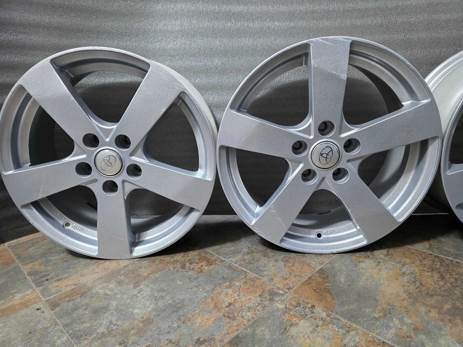 17 цола Toyota 5x114,3 алуминиеви джанти комплект