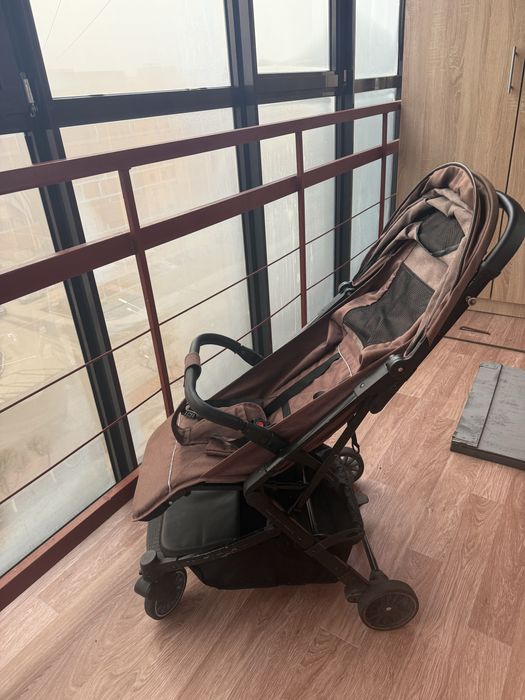 Продам коляску прогулочную за 10 000