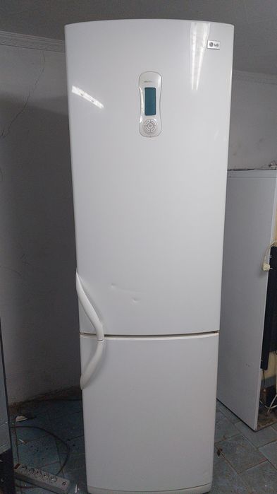 Холодильник LG высокий