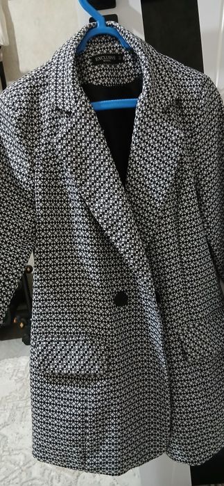 Ayollar va qizlar kostyumi