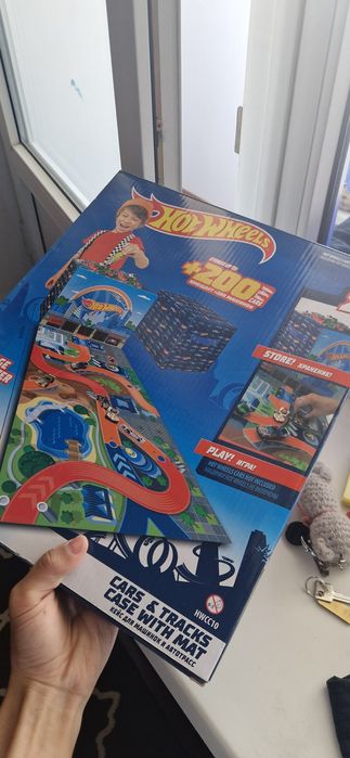Продам набор для коллекции машинок hot wheels