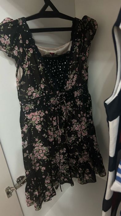 Платья, көйлектер сатылады