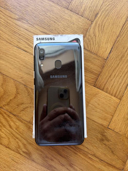 Samsung Galaxy A20e de 32  Gb Dual  Black
