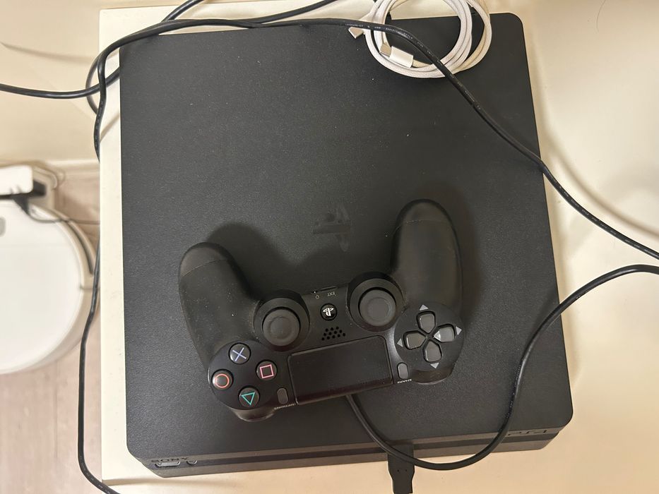 Playstation 4 Slim