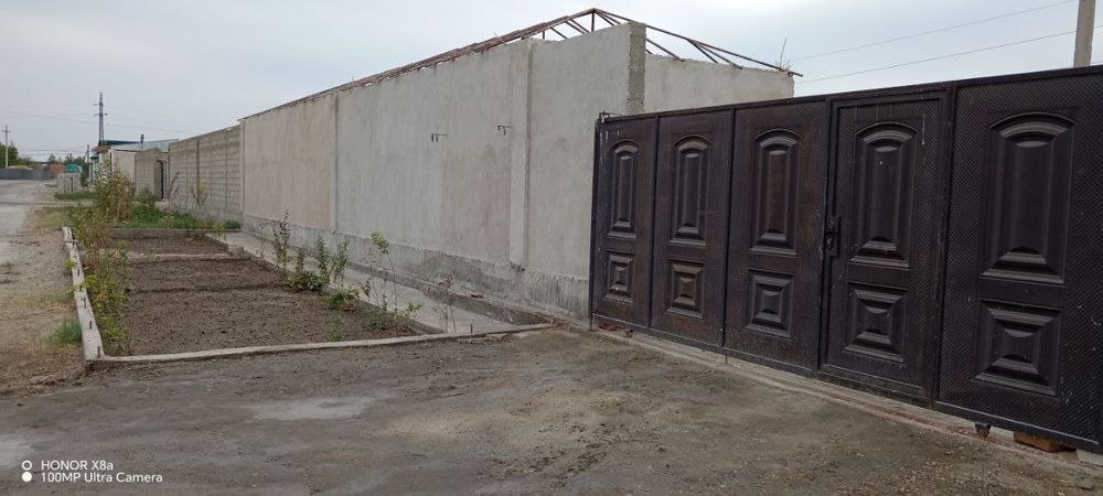 Ishxona sotilada 10st