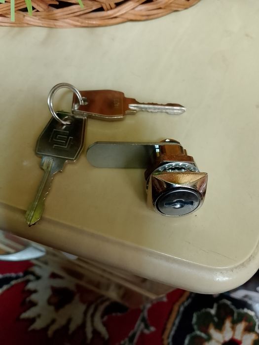 Замок для мебели.