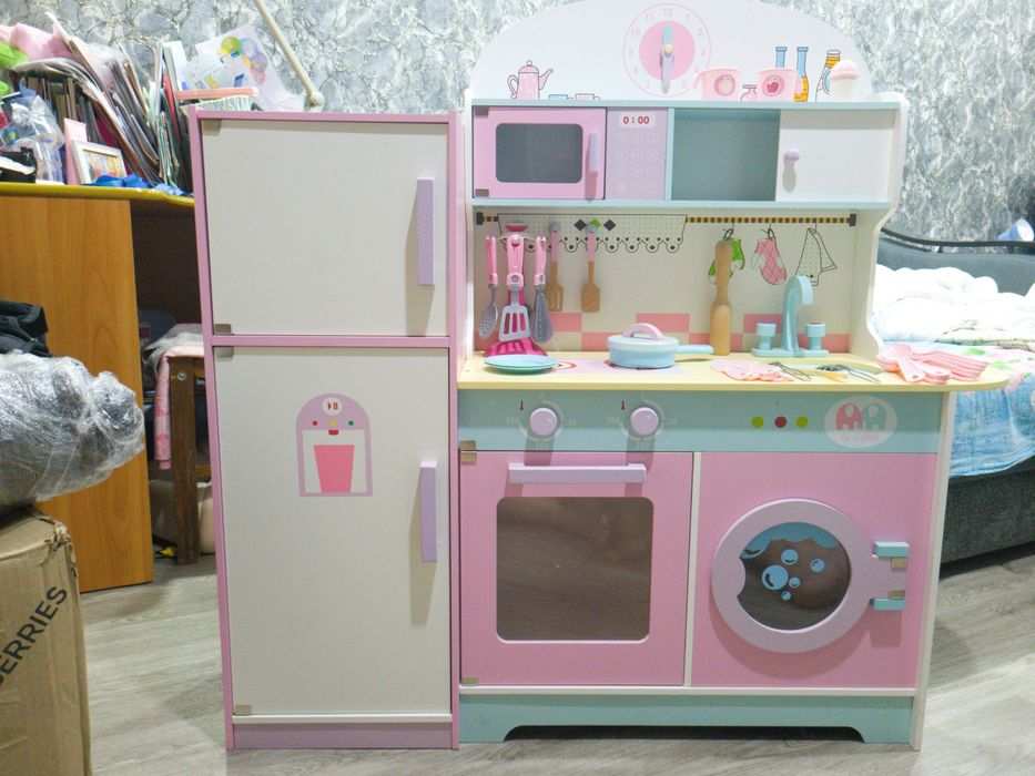 Детская кухня деревяная