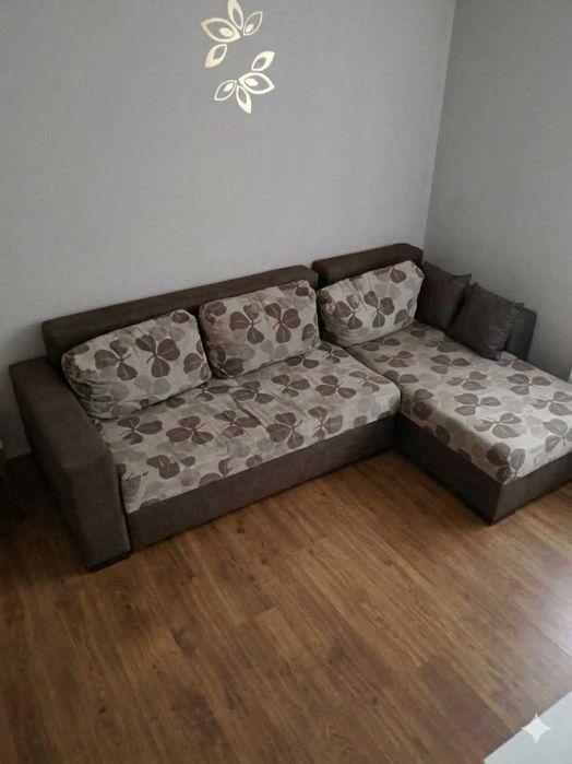 Диван