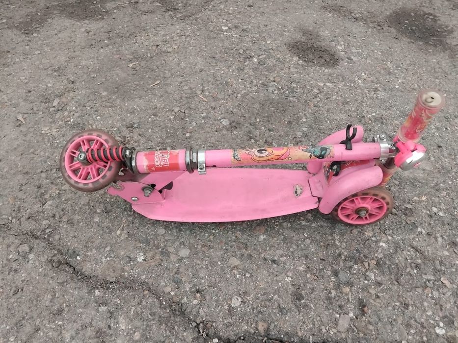 Продам самокат в хорошем состоянии.