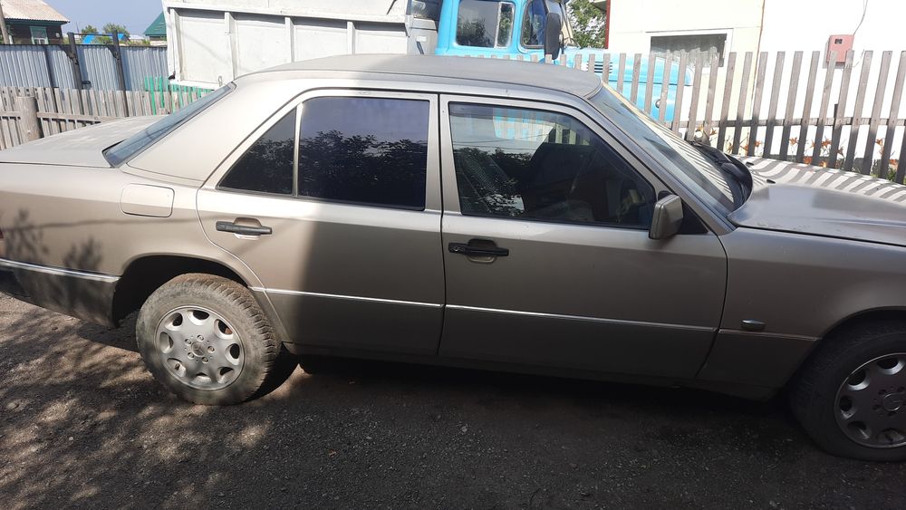 Продам машину мерседес