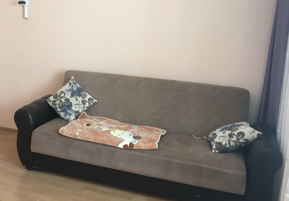 Срочно продам диван.