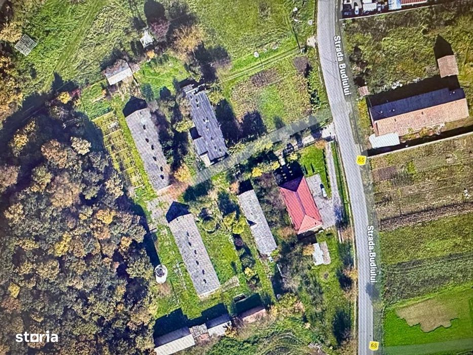 De vanzre teren intravilan 12.880 m2 si constructii