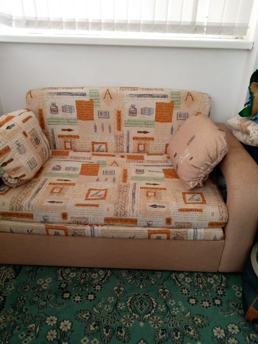 Продам две софы б/у