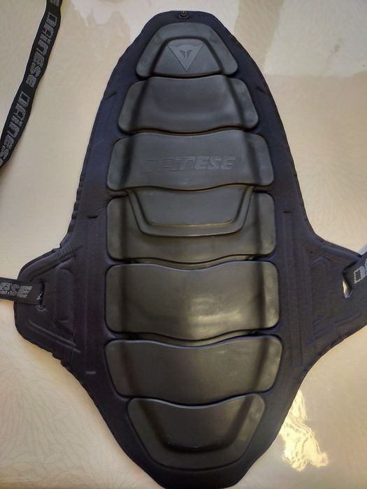 Vând protecție DAINESE pentru spate