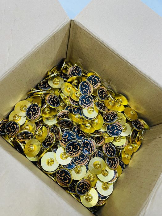 значки с ващим лого