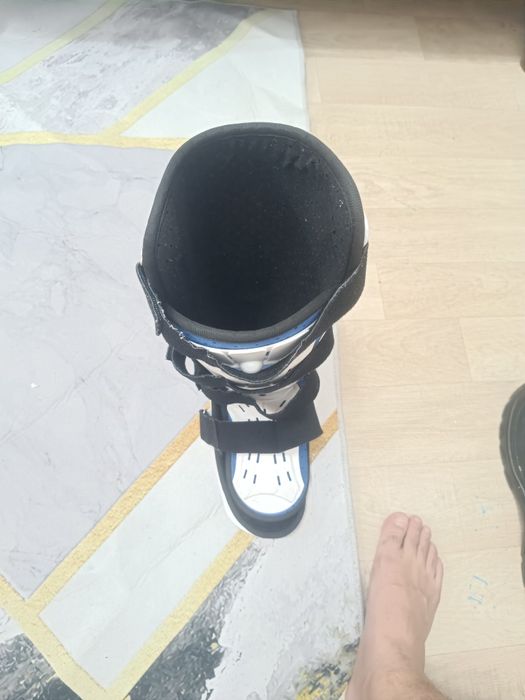 Ортез голиностопны и костыли