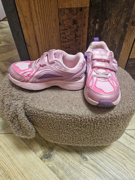 Два чифта детски маратонки за момиче