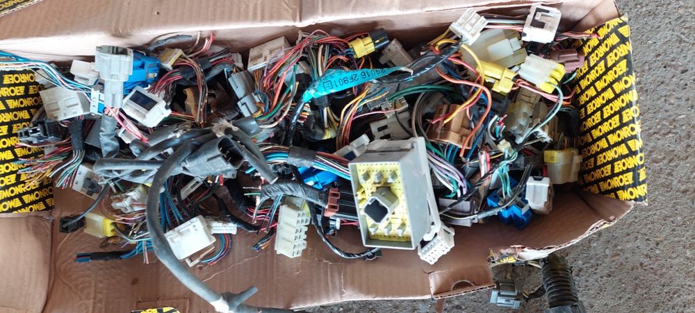 Части от nissan primera p 11 2.0 td