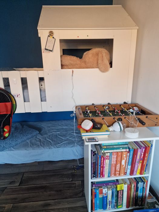 Pat tip căsuță pentru camera copiilor