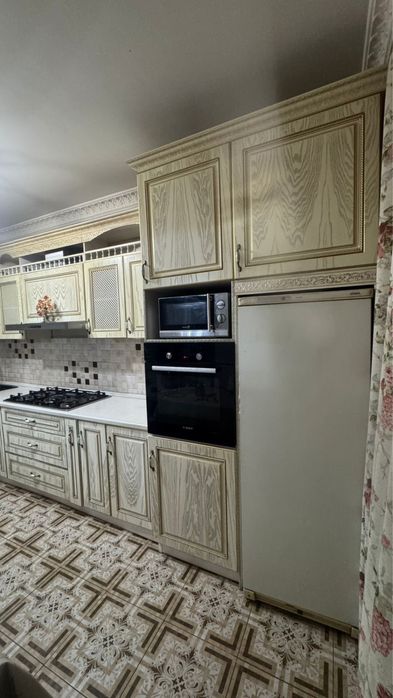 Продам большой кухонный гарнитур