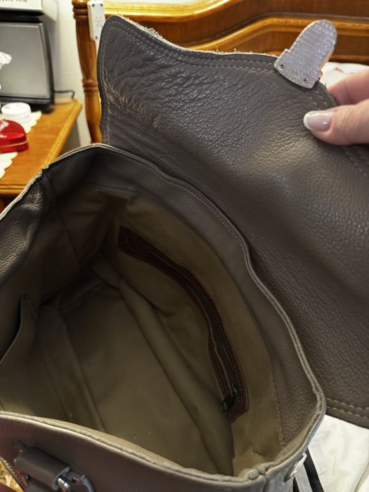 Vand geanta piele naturala noua