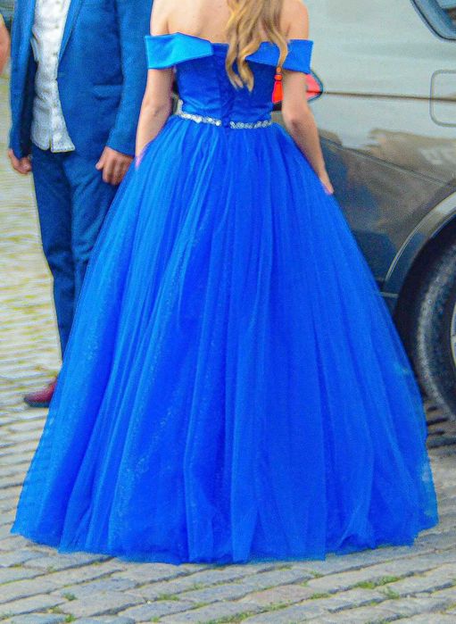 Официална, абитуриентска рокля