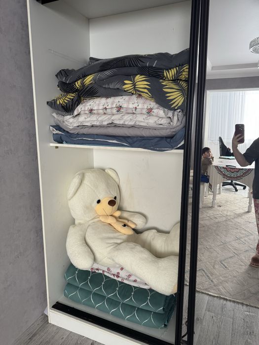 Шифоньер продается размер 220/220