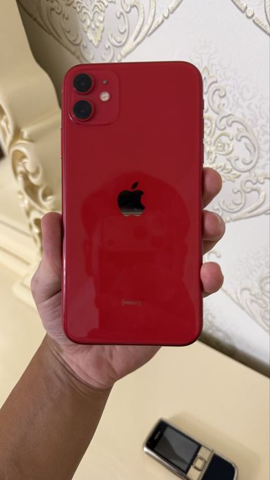 Iphone 11 red.