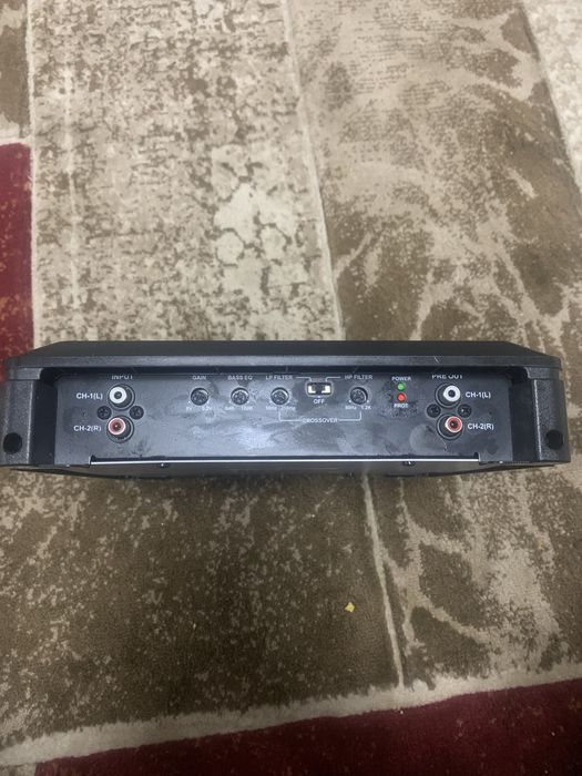 Amplificator auto Alpine BBX-T600 – ca nou, 2 canale, 300W