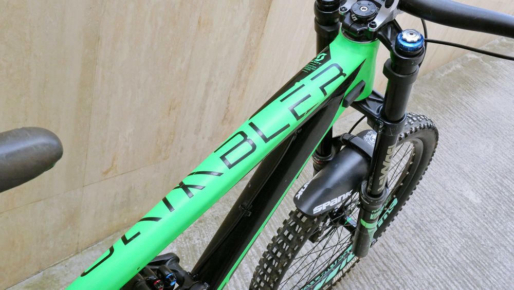 Scott Gambler 730 DH, Boxxer World Cup, RockShox Vivid RC2, Shimano Zee