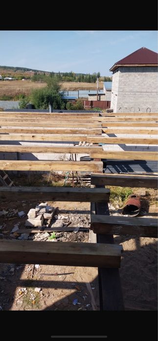 Продаем балки 15×15 в наличие 11 шт, длина 6 метров.
