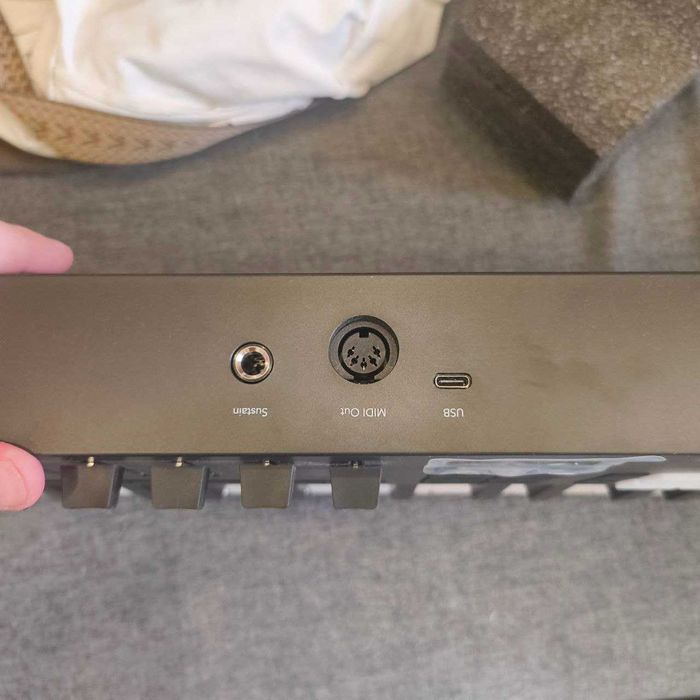 Midi клавиатура Novation Launchkey 49 MK4