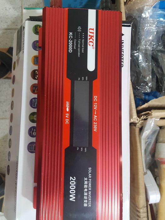 Инвертор преубразовател с лед дисплей за кола 12-220v-2000вата НОВИ