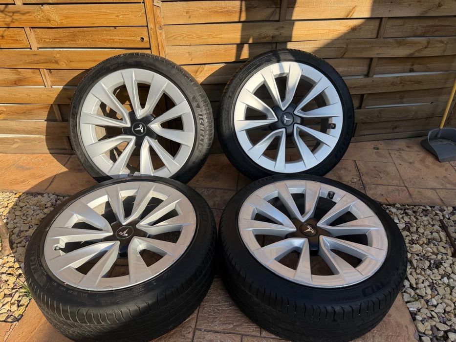 1 set roti complet Tesla 3 R19  vara 2023 bluetooth