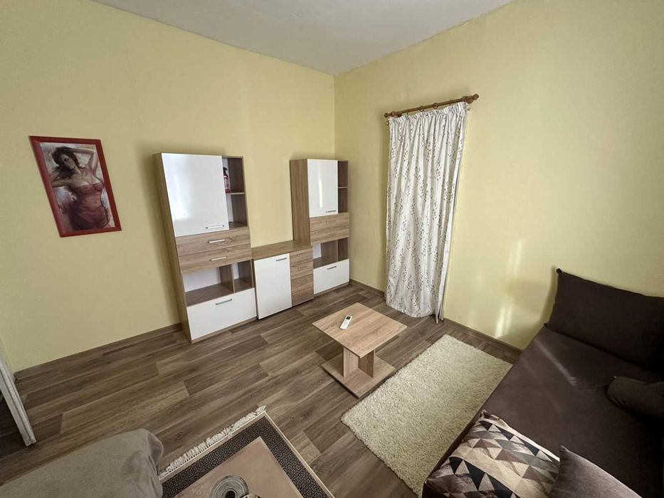 Дава се под наем Етаж от къща в Пловдив, Център - 90 кв.м за 498.27 € - Снимка #3