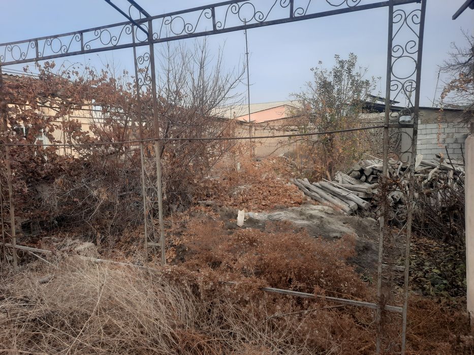 Hovli sotiladi vang'ozi