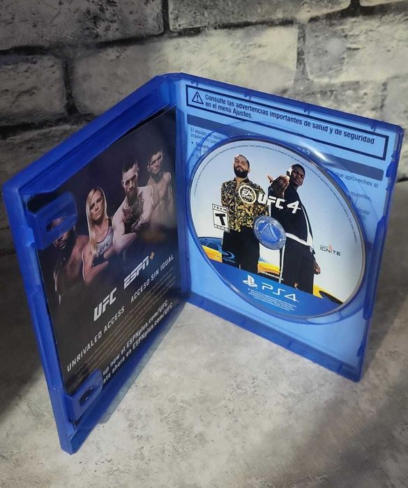 Продам игру на диске UFC 4 PS4