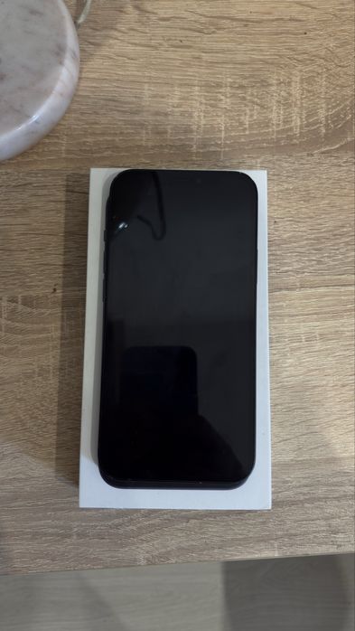 Продавам iphone 12 80% batery health отлично състояние
