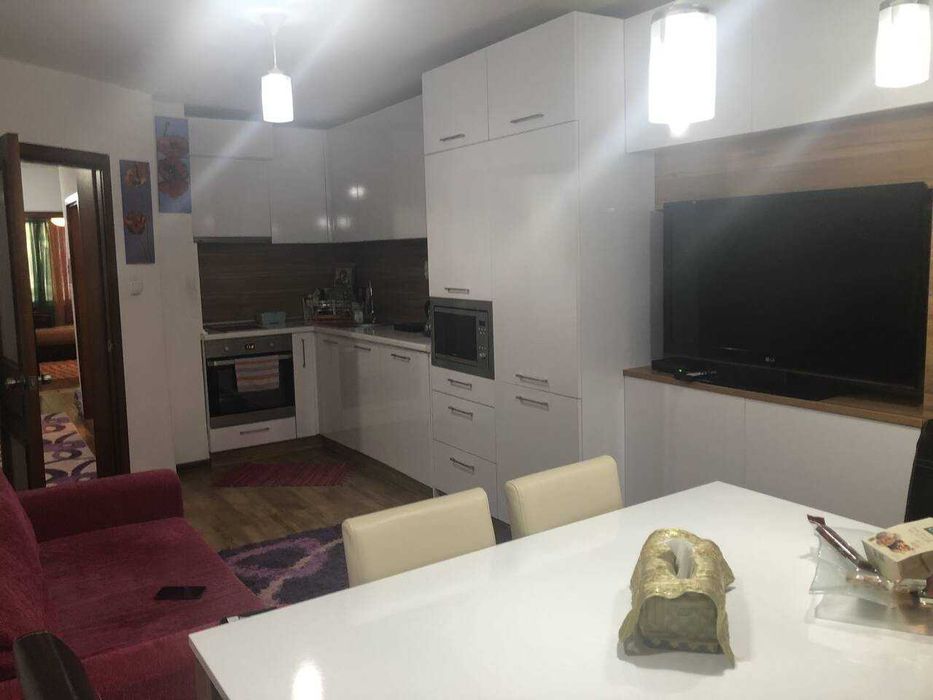 Продава се Тристаен апартамент в Бургас, Възраждане - 94 кв.м за 2394 €/кв.м - Снимка #3