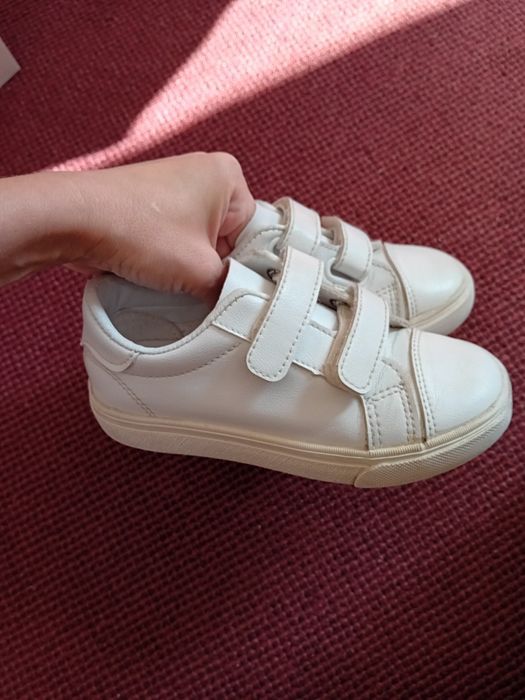 Маратонки - 6 евро/2 бр.