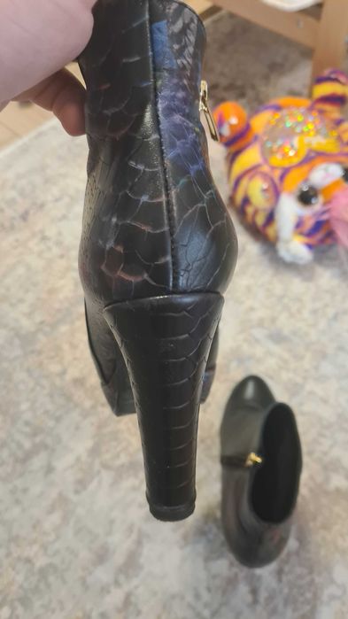 Ghete piele inalte nr 38