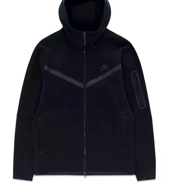 Продается Nike teech fleeace размер L рост с 165-170