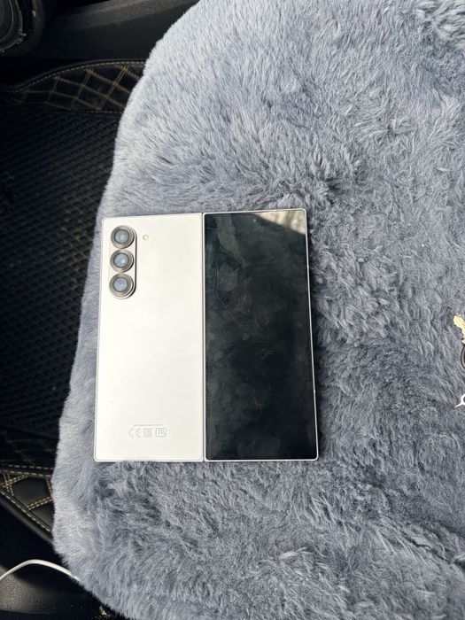 Продам Samsung Z Fold 6