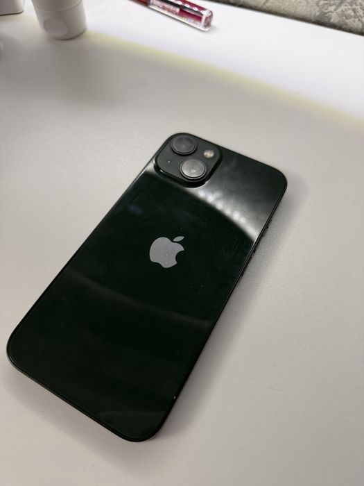 Iphone 13, зеленого цвета.