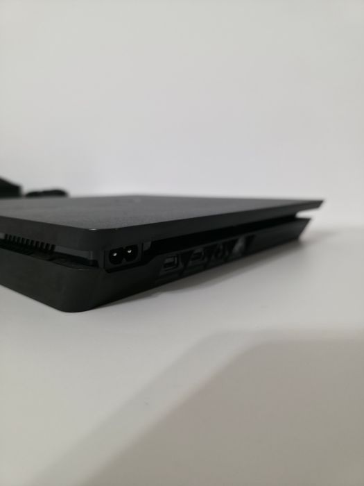 Consola PlayStation 4 slim