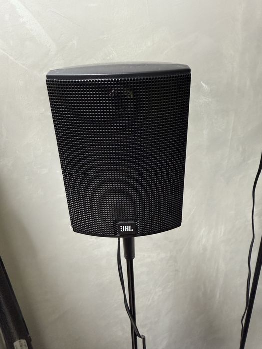 Колонки jbl в хорошем состоянии