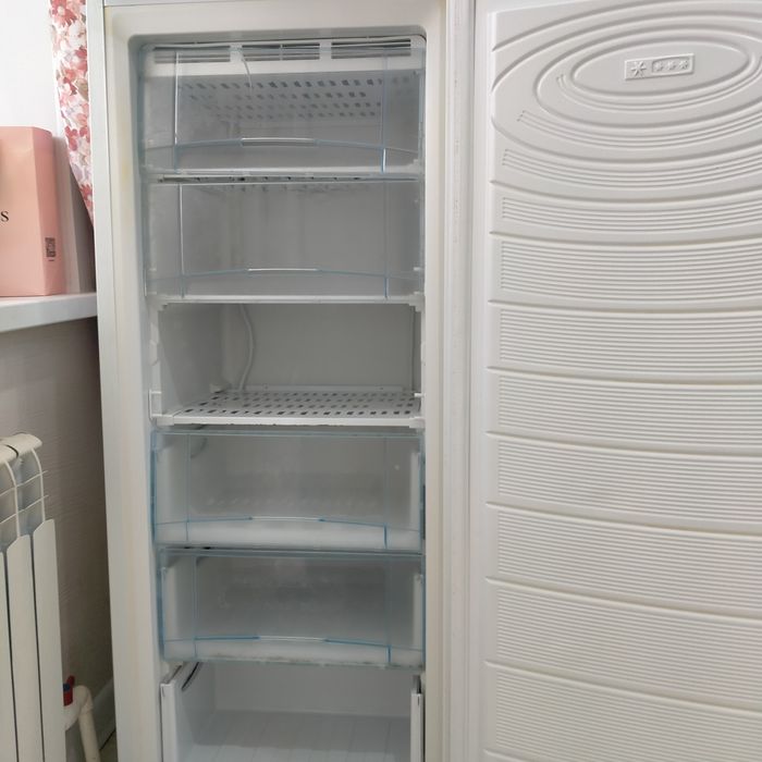 Продам морозильник Nord