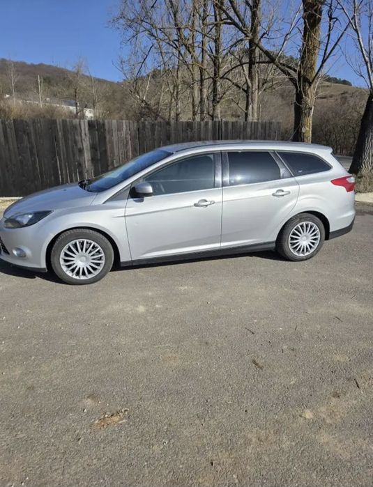 FORD Focus 2011 — imagine 5