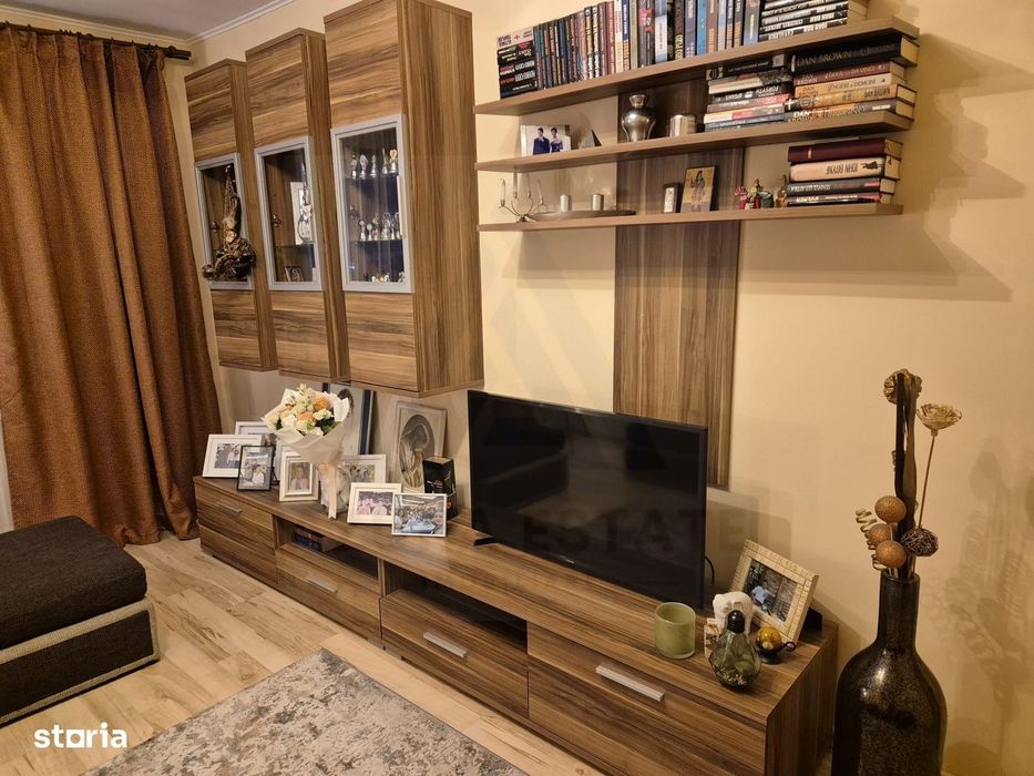 Apartament 3 camere 65 mp utili bucatarie inchisa pivnita Vasile Aaron